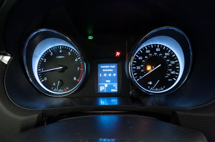  Suzuki Kizashi 2010 года  (фото 13 из 136)